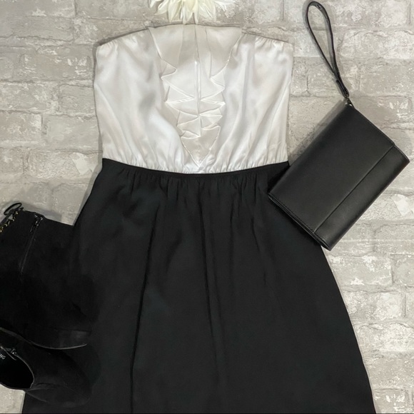 Express Strapless Ruffles Mini Dress **MINT CONDITION** - Picture 5 of 16